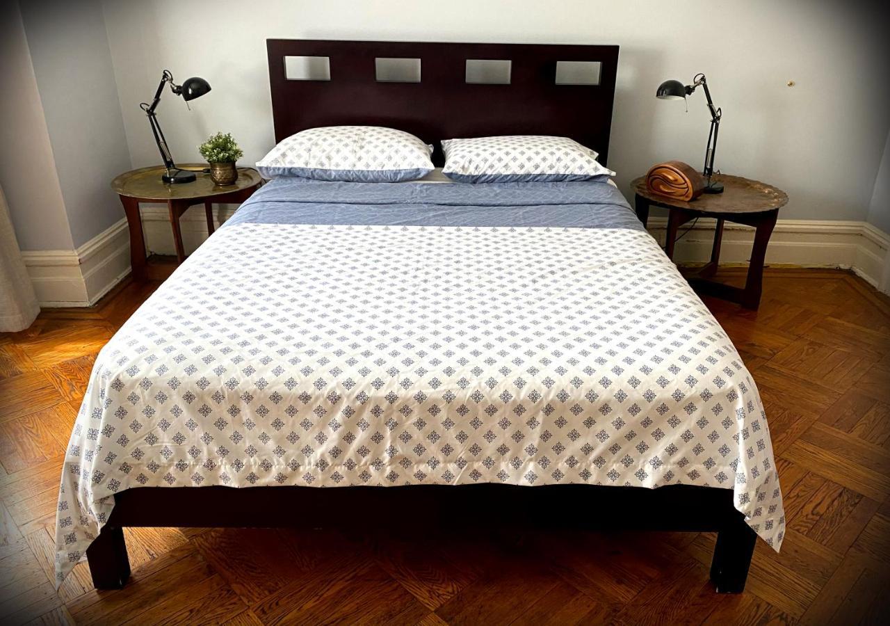 Spacious Bedroom In A Brooklyn House Shared With Host New York Bagian luar foto
