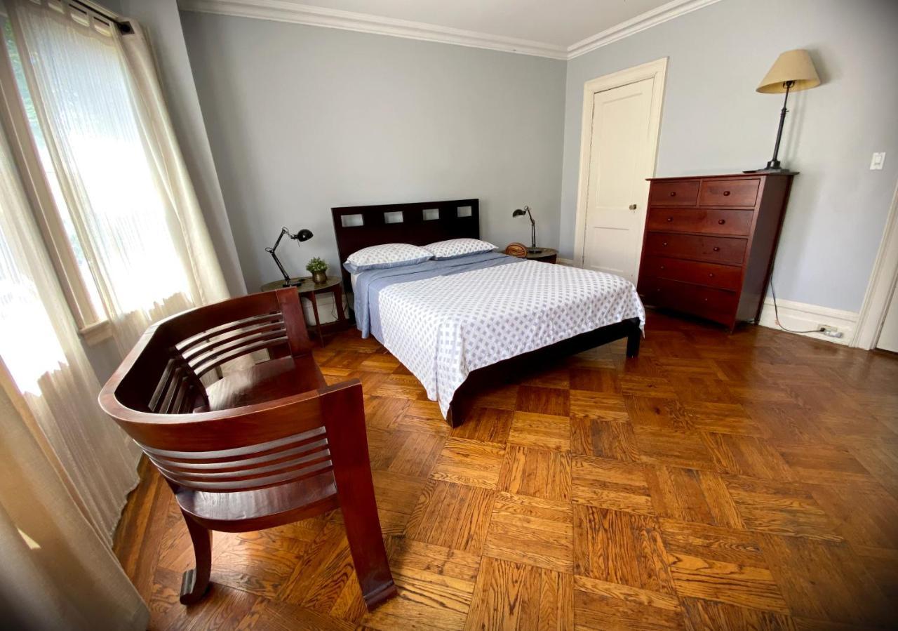 Spacious Bedroom In A Brooklyn House Shared With Host New York Bagian luar foto